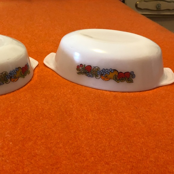 Set of two Anchor Hocking Fire King Nature’s Bounty milk glass dishes EUC - Picture 4 of 7